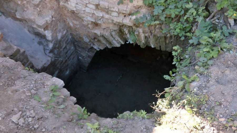 Археологи дослідили підвал у монастирському корпусі Луцького братства (фото, відео)