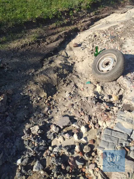 У селі Іваничівського району дощ розмив дорогу (фото)
