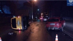 У Києві п’яний водій вчинив ДТП і ліг спати на дорозі (фото)
