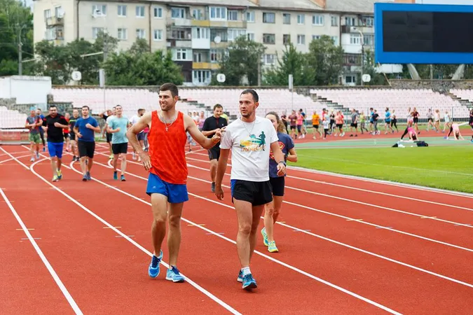 Лучани готуються до півмарафону: як проходять групові тренування (ФОТО)
