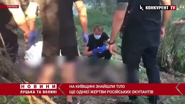 Душили тросом: на Київщині знайшли тіло ще однієї жертви російських окупантів (фото)