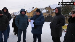 У селі біля Луцька обурені люди вийшли на дорогу: що вимагають (відео)