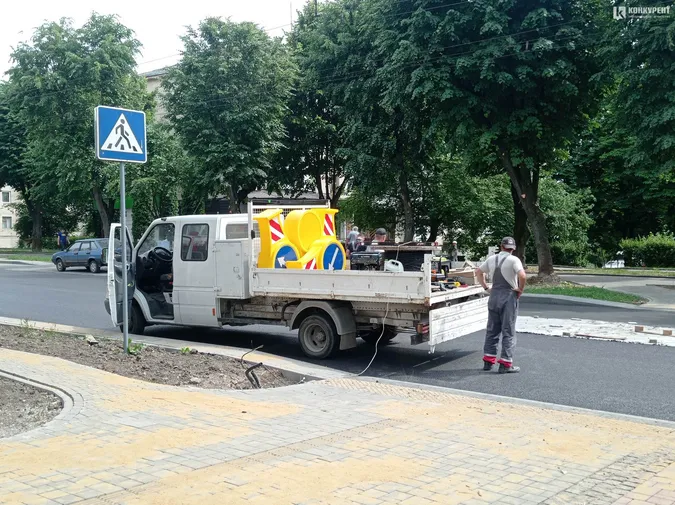У Луцьку на Волі встановили нові дорожні знаки (фото)