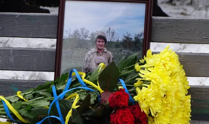 Понад рік вважали зниклим безвісти: на Волині попрощалися з Героєм Геннадієм Марчуком (фото)
