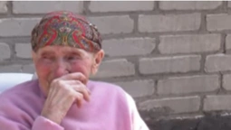 «Вона мене задушить»: на Волині 92-річна жінка через хату потерпає від доньки (відео)