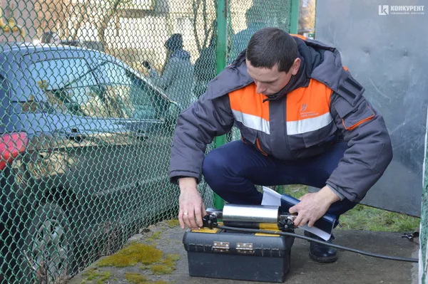 Чому він червоніє, або Яка якість газу у Луцьку (фото,  відео, експеримент)