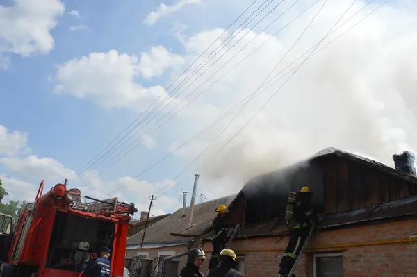 Біля Старого ринку горів житловий будинок (фото)