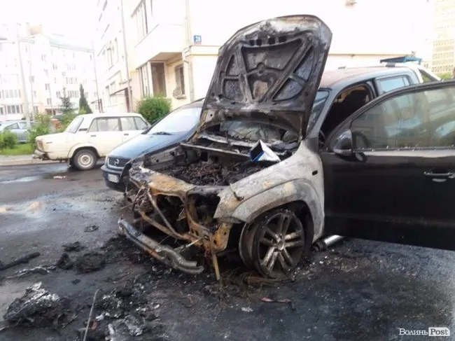 У Луцьку згоріла автівка нардепа (фото) 