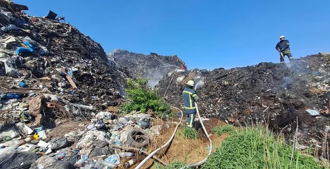 Самозаймання газів: на Волині у Великдень горіло сміттєзвалище (фото)