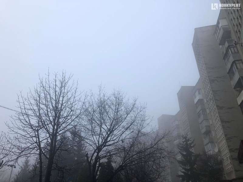 Луцьк оповив густий туман (фото)