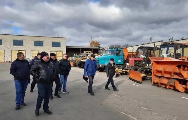 Зима на носі: на засніжені дороги Волині виїдуть майже 300 одиниць техніки (фото)