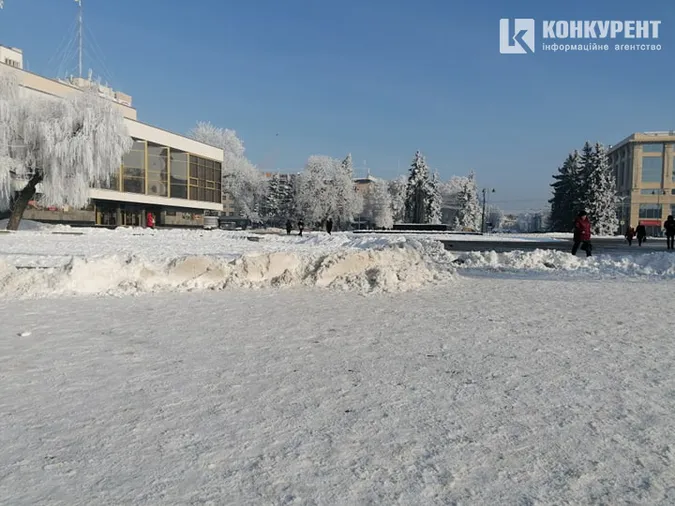 Казково: світлини Луцька, засипаного снігом