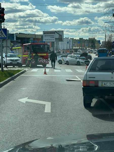 У Луцьку – аварія біля «ПортCity»: рух ускладнено (оновлено)