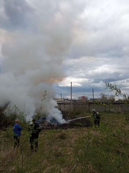 Минулої доби волинські вогнеборці загасили чотири пожежі сміття (фото)