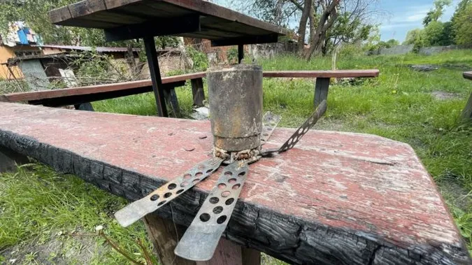 ⚡️ Під час ігор у пісочниці діти знайшли протипіхотну міну (відео)