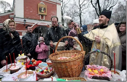 Тернопільський священник придумав, як святити паску під час карантину