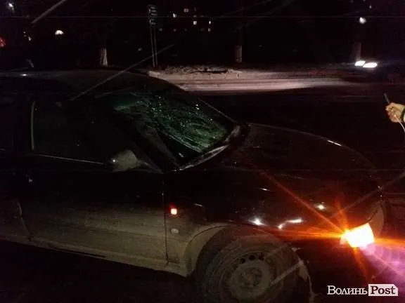Аварія у Луцьку: авто на «бляхах» збило жінку (фото)