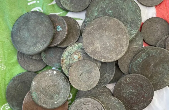 Волинська митниця передала конфісковані монети XIX ст. у краєзнавчий музей (фото)