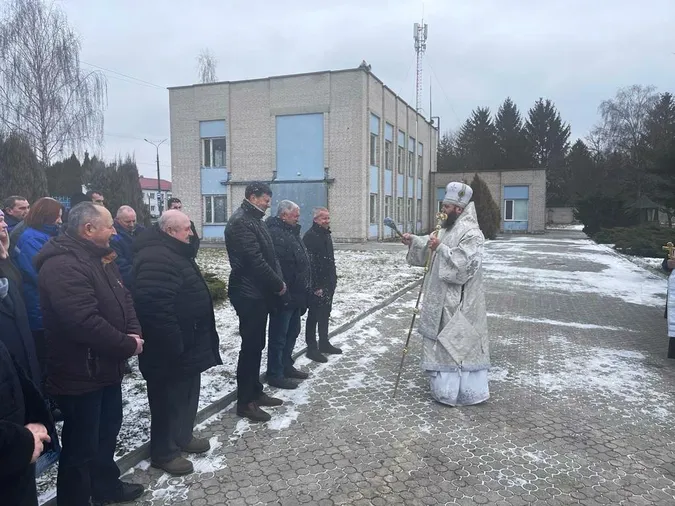 Як митрополит Михаїл освячував воду у Луцькводоканалі (фото)