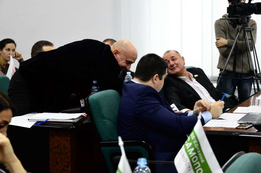 Поділившись радісним настроєм (чи можливо й відео), з Костянтином Петрочуком  Ткачук добрався й до депутата Аркадія Соломатіна><span class=