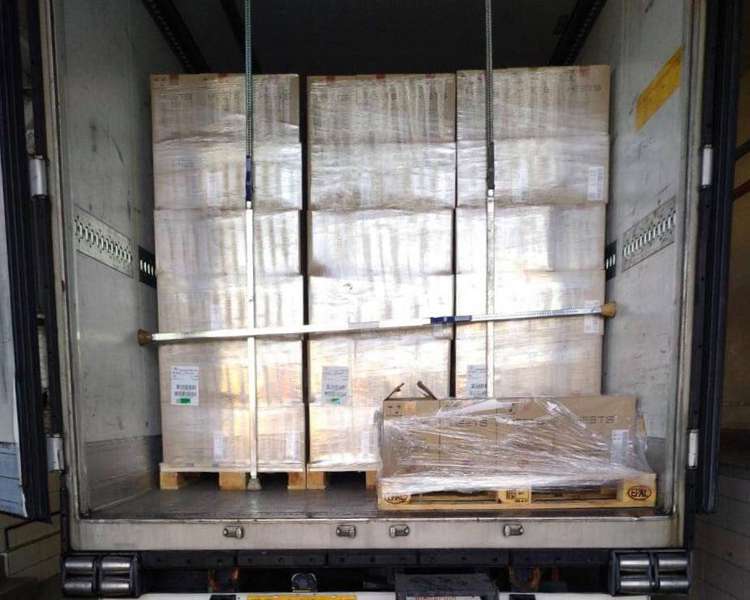 В «Ягодині» у вантажівці з «гуманітаркою» знайшли 1000 пачок масла (фото)