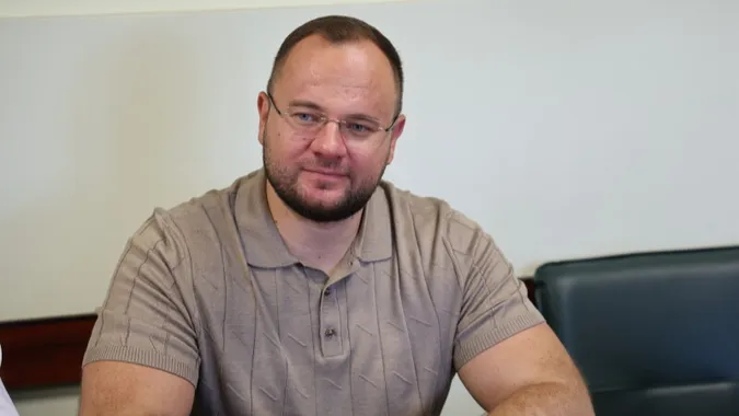 Журналісти навідалися до дому ексмера Ігоря Поліщука, в якого тривають обшуки (відео)