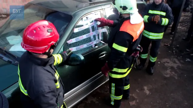 «Жертва» – стара «євробляха»: у Володимирі рятувальників вчили різати авто (фото, відео)