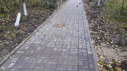 На Кравчука відремонтували пішохідну доріжку (фото)