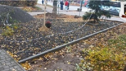 У Луцьку мешканці поскаржилися на вкладання бруківки біля будинку (фото)
