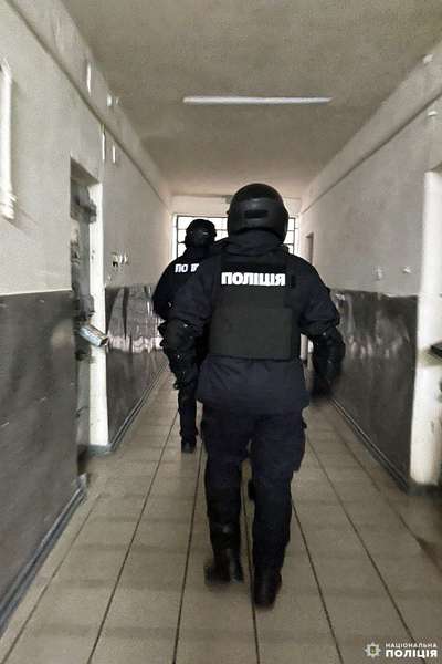 Волинянин організував наркотрафік у СІЗО на Рівненщині (фото)
