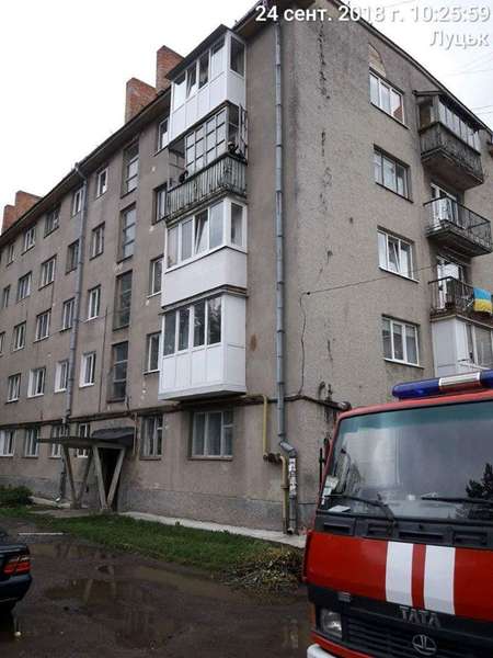 У Луцьку демонтували аварійний балкон (фото) 