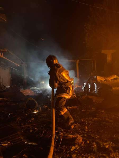 Росія атакувала Одесу ракетами і дронами: в місті – пожежі, є поранені (фото)