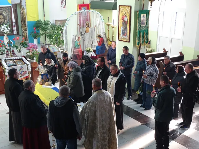 Турійська громада провела в останню земну дорогу Героя Володимира Матусевича (фото)