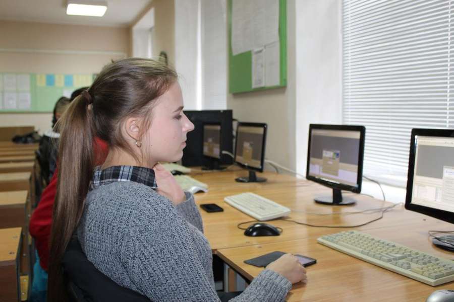 У ЛНТУ молодь з усієї України вивчала комп'ютерне моделювання (фото)