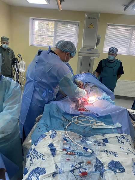 Підключили апарат VA-ECMO: у Луцьку врятували чоловіка з гострим інфарктом
