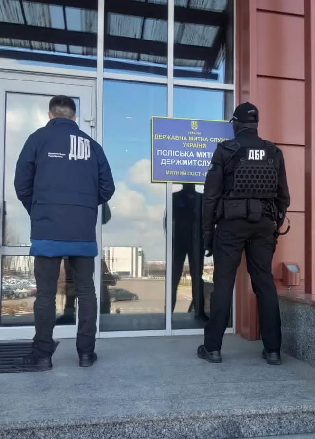 На митному посту «Луцьк» – обшуки (фото)