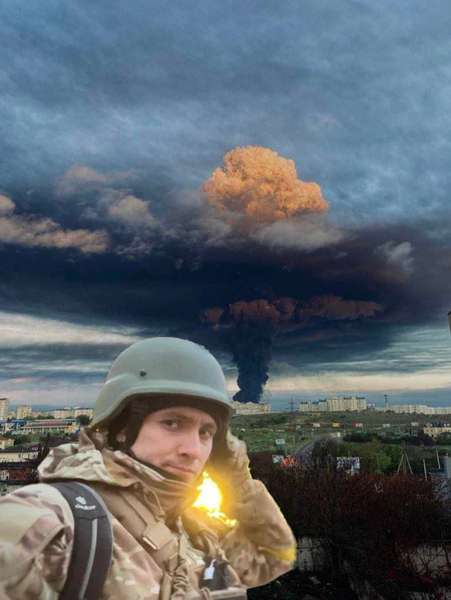 «Севастополь, що з ї*алом»: соцмережі закидали мемами про вибухи в Криму