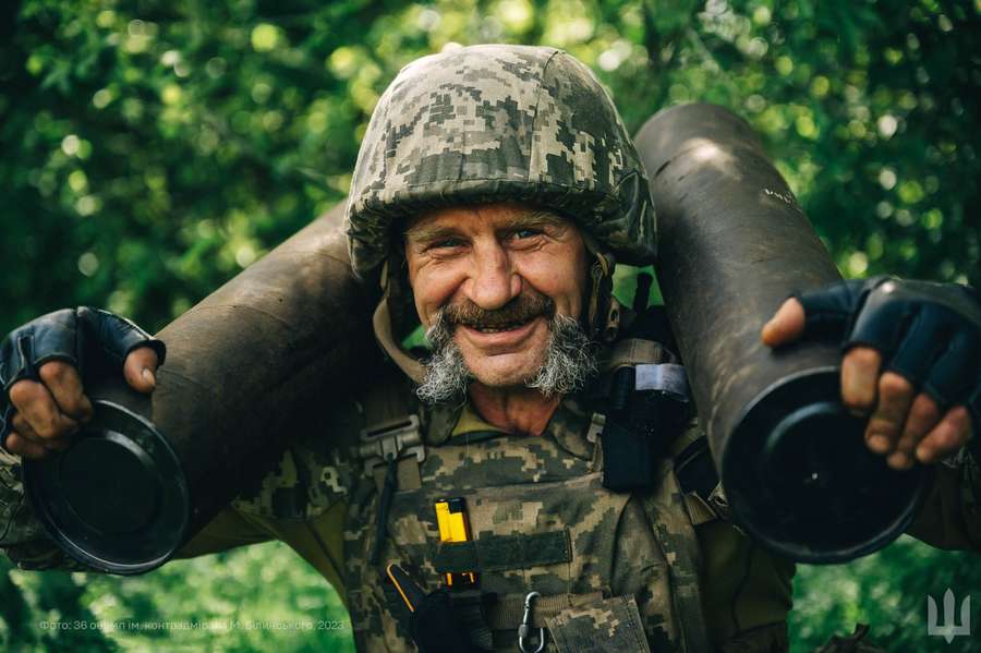 Фронтові кадри луцького фотографа-воїна запостив Зеленський (фото)
