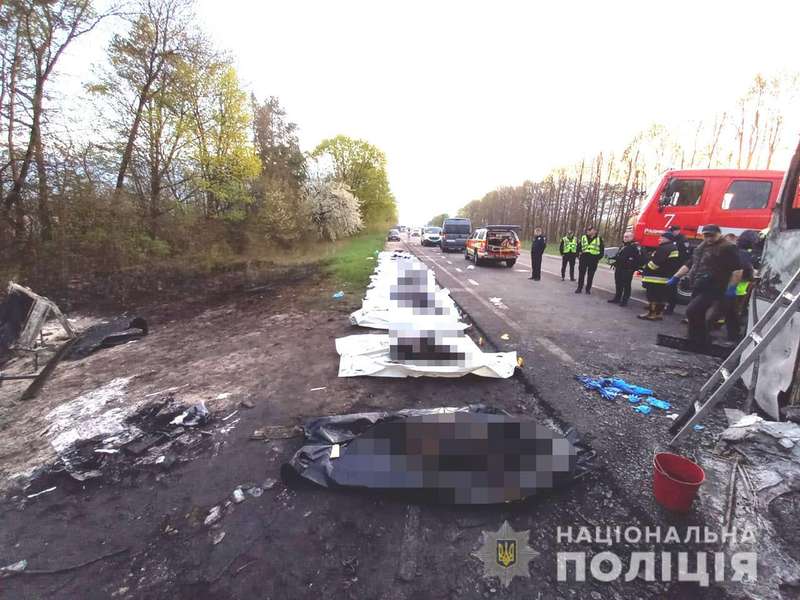 Аварія на Рівненщині: вже відомо про 26 загиблих (фото, відео)