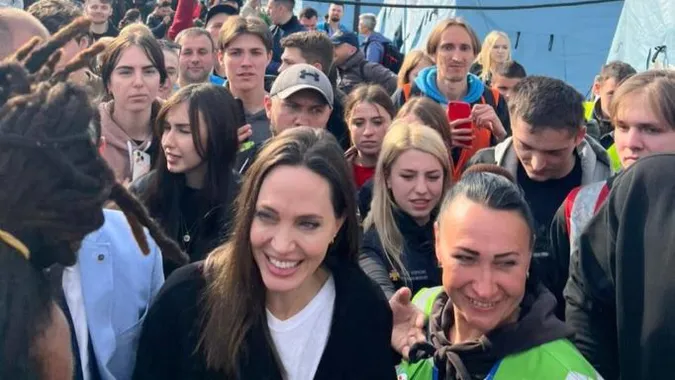 Анджеліна Джолі провідала дітей, волонтерів та переселенців: як пройшов візит у Львів
