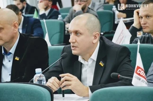 Депутат Яручик привітав школярів ЛПЗ  технікою