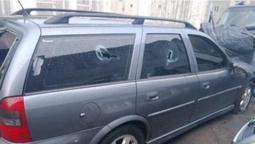 У Нововолинську чоловіки перед поліцейськими розтрощили свою автівку (фото)
