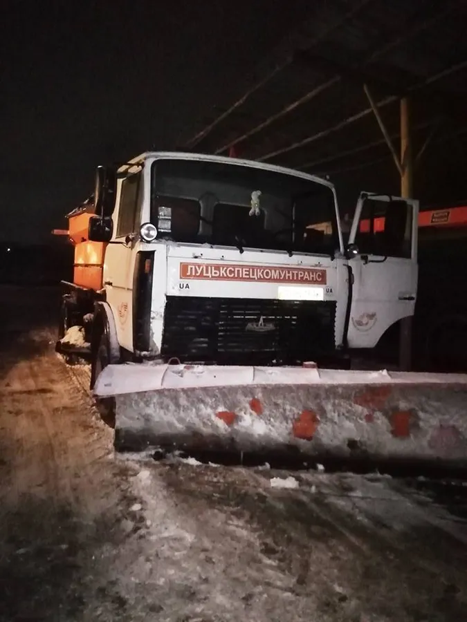 Луцьк прибиратимуть від снігу усю ніч