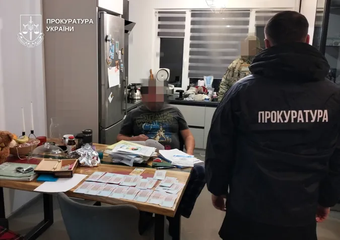 На Волині викрили схему продажу харчових добавок із вмістом наркотиків на 430 мільйонів гривень (фото)