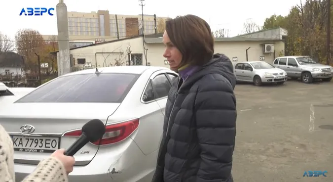 У Луцьку на платній парковці побили автомобіль: викликали поліцію