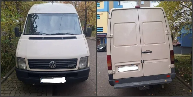 Не пройти: у Луцьку водій примостив авто на тротуарі