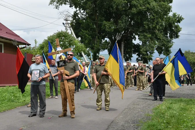 У Луцькому районі попрощалися із захисником Богданом Романчуком (фото)
