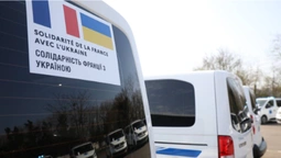 Франція передала Україні 11 пожежних авто та 16 «швидких» (фото)
