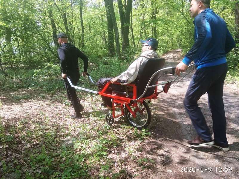 Мандрівний візок із Луцька кличе в подорожі людей із інвалідністю: як це працює