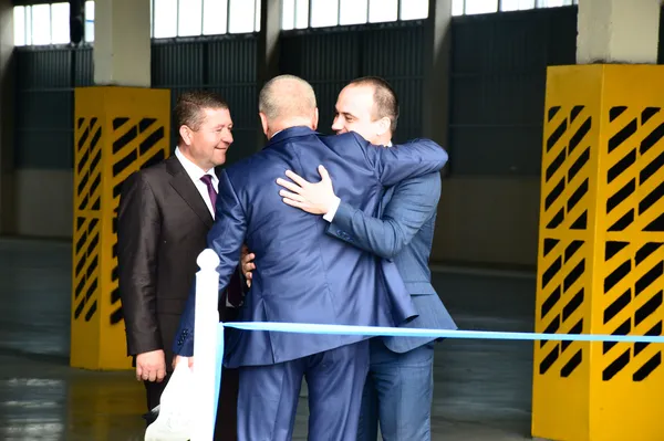 ...Валерій Діброва приймає вітання від Романа Романюка...